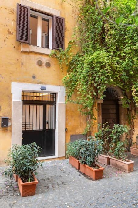 Bottega Augustea Duplex Apartment In Monti روما المظهر الخارجي الصورة