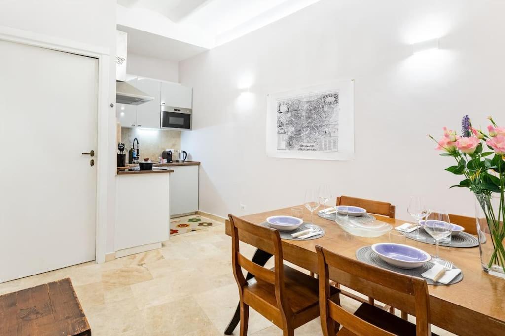 Bottega Augustea Duplex Apartment In Monti روما المظهر الخارجي الصورة