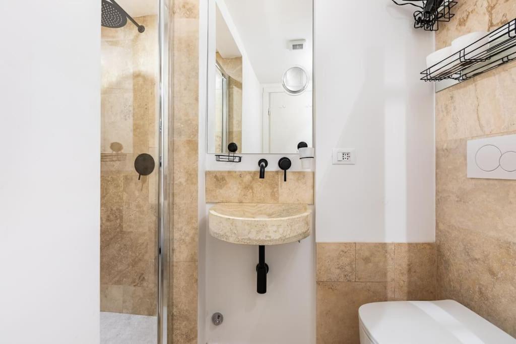 Bottega Augustea Duplex Apartment In Monti روما المظهر الخارجي الصورة