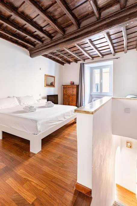 Bottega Augustea Duplex Apartment In Monti روما المظهر الخارجي الصورة