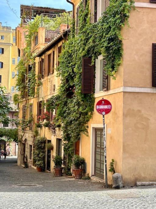 Bottega Augustea Duplex Apartment In Monti روما المظهر الخارجي الصورة